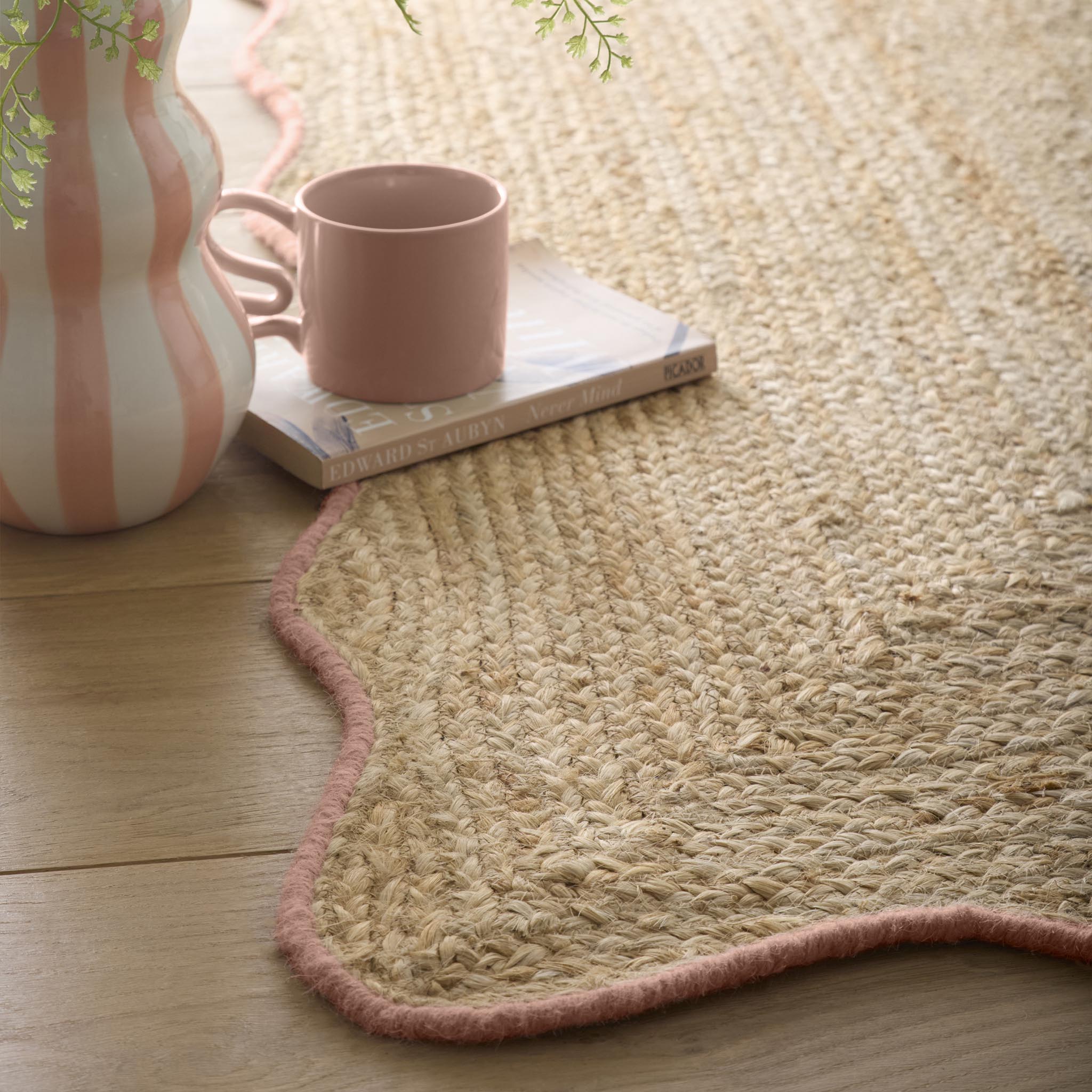 Jute Scalloped Edge Rug Peach - Image 3