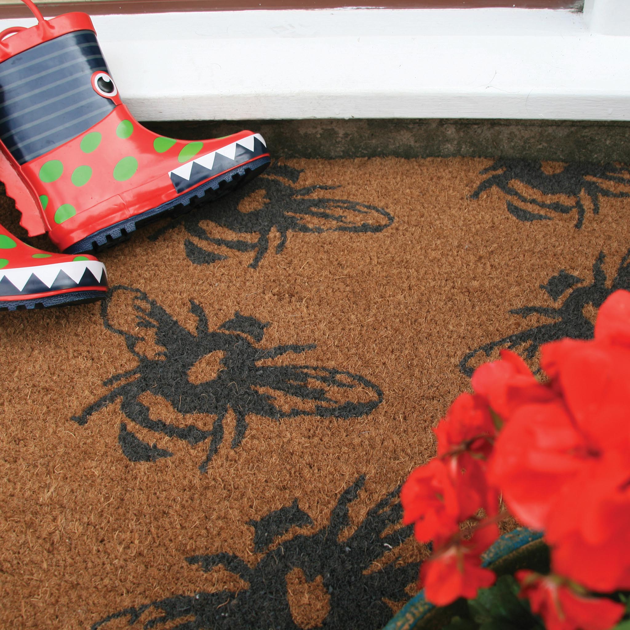 Printed Coir Buzzy Bees Doormat - Image 3
