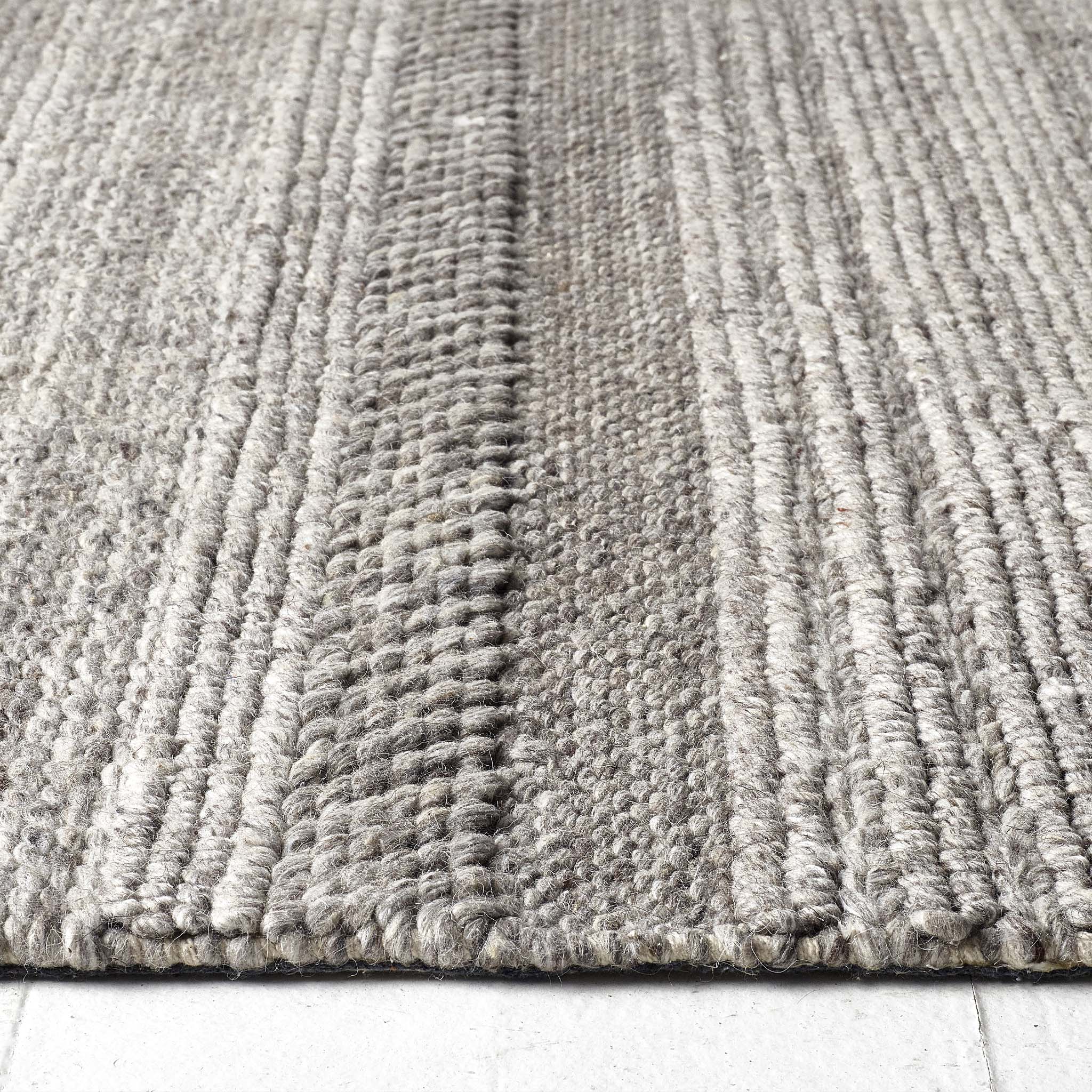 Chunky Knit Rug Grey/Natural - Image 3